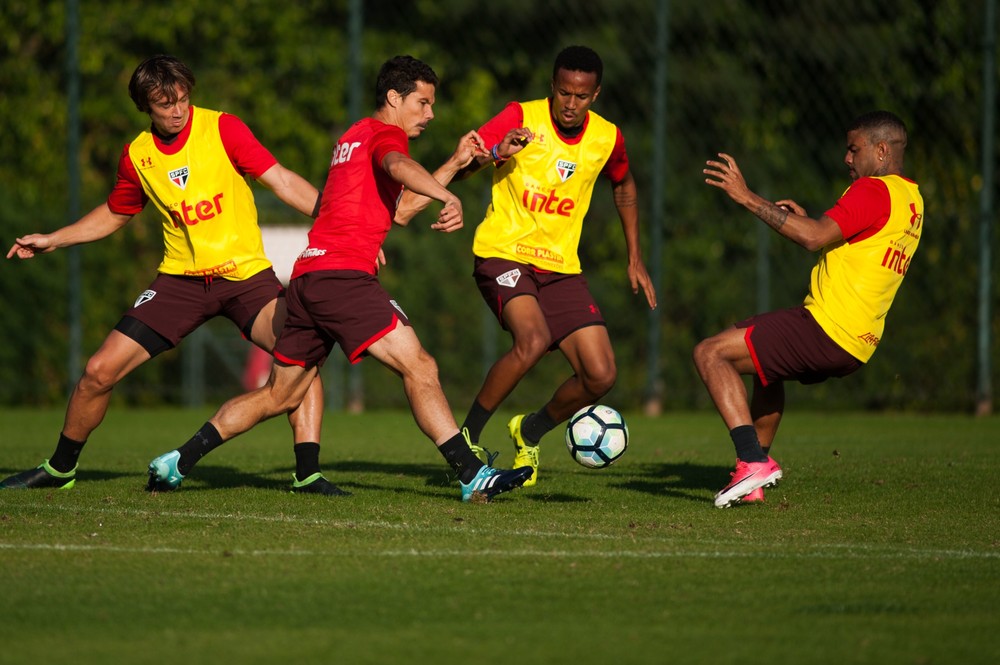 Leia mais sobre o artigo Após duas semanas de treino, Dorival define time para encarar a Ponte Preta