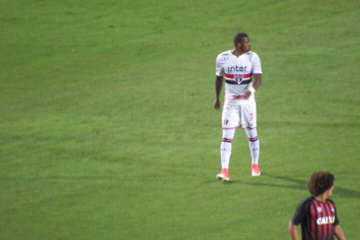 Maicosuel sofreu nova lesão e ficou de fora do jogo contra o Flamengo