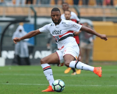 Leia mais sobre o artigo Jucilei frisa que é primeiro volante e sonha com permanência: “A vontade de ficar é grande”