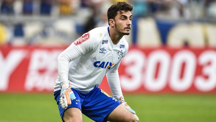 Leia mais sobre o artigo Interesse do Cruzeiro por Hudson pode envolver troca por meio-campista ou goleiro