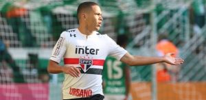 Leia mais sobre o artigo Em programa, Marcos Guilherme admite fazer contas para a Libertadores