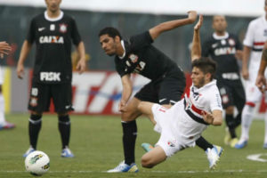 Read more about the article Recuperado de grave lesão, Lucas Farias rescinde com o São Paulo e acerta com rival da estreia no Paulistão 2018