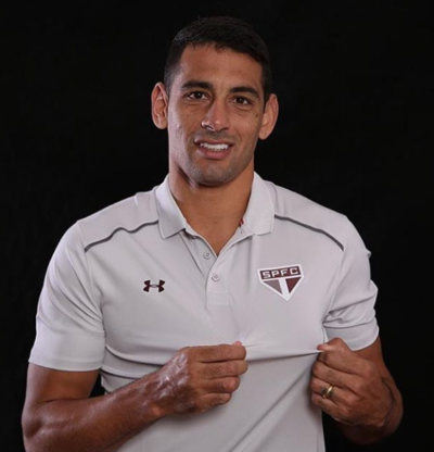 Leia mais sobre o artigo Diego Souza chega no São Paulo e dá recado: “Eu gosto de ganhar, onde o Dorival precisar me utilizar, vou estar a disposição”