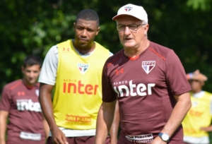 Leia mais sobre o artigo Curtinhas do treino – Dorival prepara titulares para sábado (20) e reservas treinam na academia; Arboleda e Morato seguem transição