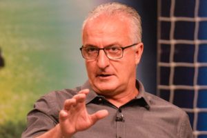 Leia mais sobre o artigo No ‘Mesa Redonda’, Dorival despista sobre Robinho e Gabriel: “Nada foi dado como encerrado… Estamos no mercado”