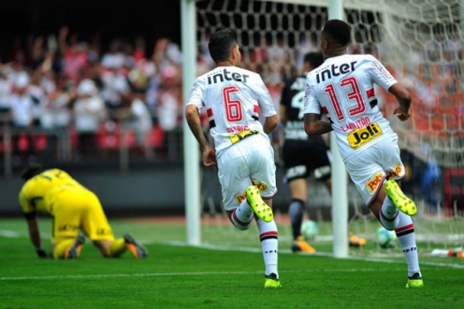 Leia mais sobre o artigo Sem Cueva, Dorival relaciona 23 jogadores para classico Majestoso