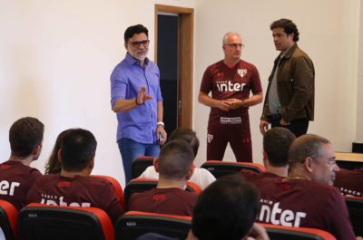 Leia mais sobre o artigo Reapresentação e apresentação, o primeiro dia de treinamento do São Paulo em 2018