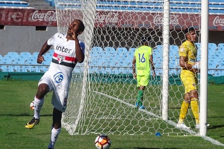 Defendendo título, São Paulo estreia com goleada na Libertadores Sub-20; Toró e Gabriel Novaes são os destaques