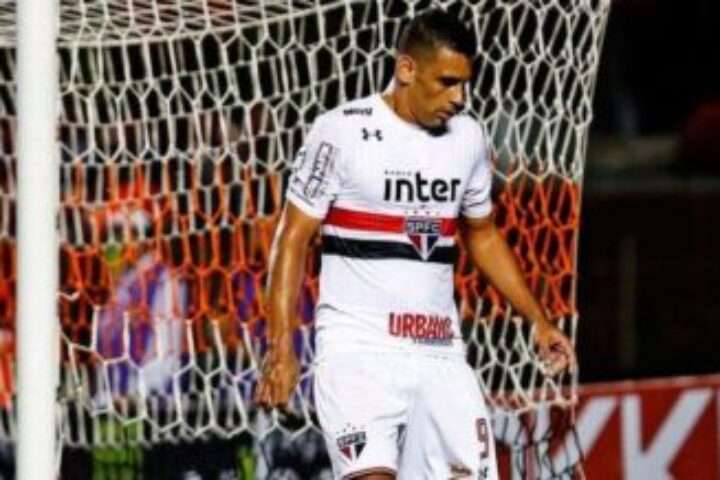 Jornalista do Esporte Interativo cita possibilidade de troca entre São Paulo e Inter: ‘Diego Souza por Nico López’