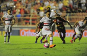 Read more about the article Segundo pior em eficiência no Paulistão, São Paulo precisa finalizar 17 vezes para marcar um gol; Veja os dados
