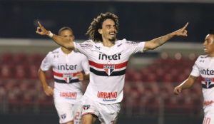 Leia mais sobre o artigo Valdívia comemora primeiro gol pelo São Paulo e revela: “Na próxima, vou comemorar no símbolo do Morumbi”