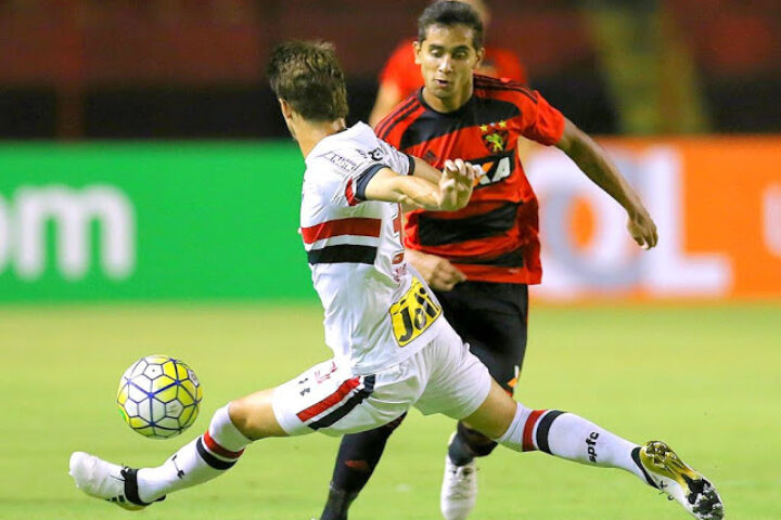 Éverton Felipe não se acerta com Flamengo e São Paulo entrou fortemente na briga pelo jovem meia