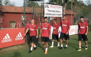 Read more about the article São Paulo não ‘bate metas’ e não recebe certificado de clube formador da CBF