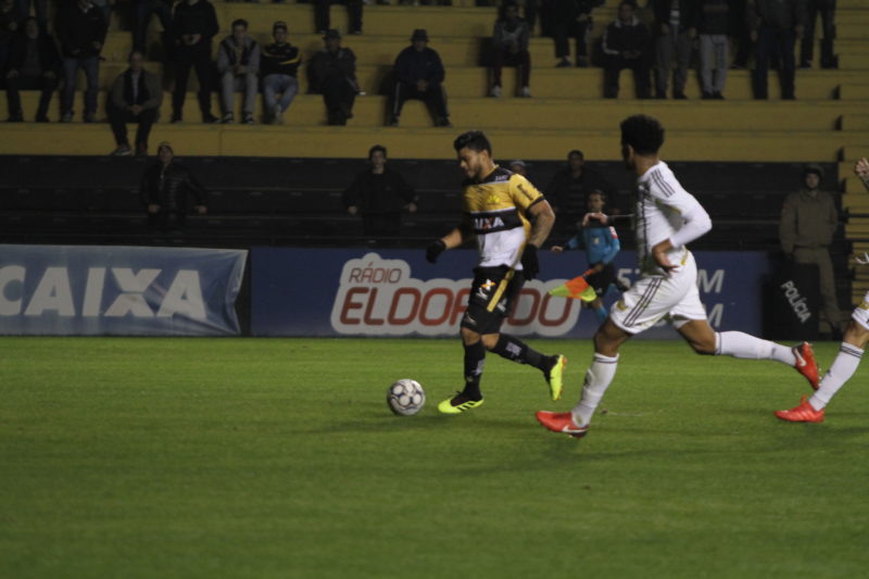 Leia mais sobre o artigo Sessão Emprestados – Leo Natel mira estreia na Champions League, João Paulo marca gol em Denis e Thomaz perde pênalti