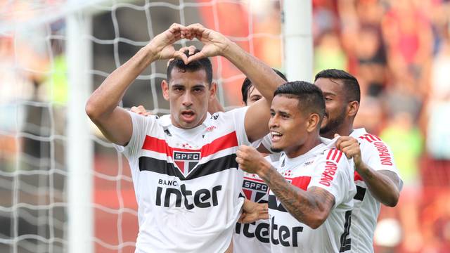 Leia mais sobre o artigo Vencemos! São Paulo vence o Sport por 3 a 1, e continua líder