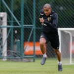Com desfalques importantes, Aguirre relaciona 22 atletas para enfrentar o América-MG