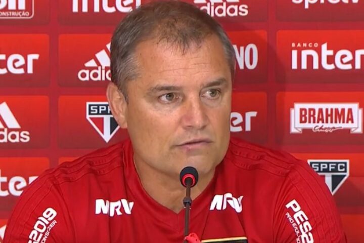 Aguirre diz que não viu lance do Jean, elogia Bruno Alves, avalia atuação e diz: “Foi muito importante voltar a vencer”