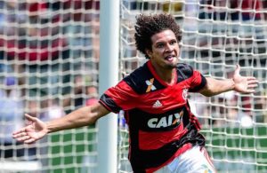 Read more about the article Diretoria do Flamengo barra saída de Willian Arão, e São Paulo se distância do volante