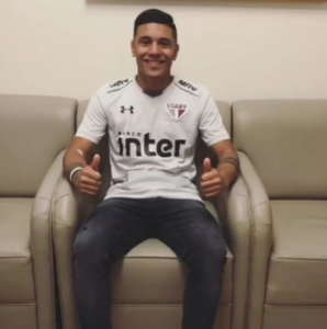 Leia mais sobre o artigo Reforço para base, atacante paraguaio posta com a camisa do São Paulo