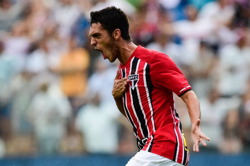Leia mais sobre o artigo Até 2022! Lucas Kal renova contrato com o São Paulo