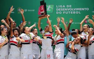 Read more about the article Cinco títulos em cinco torneios disputados, São Paulo sub-16 feminino está impecável e é bicampeão da Liga de Desenvolvimento