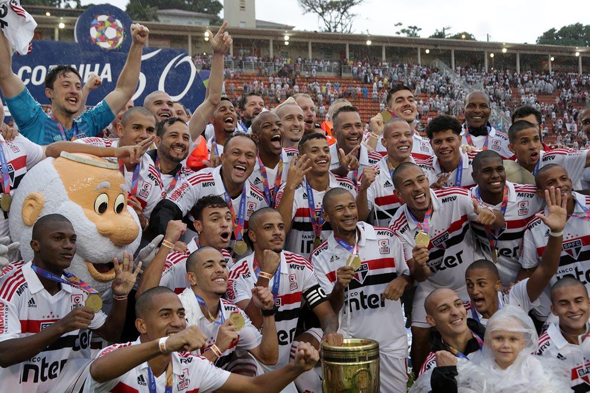 Leia mais sobre o artigo Ex-atletas são-paulinos como Lucas e Neres, e jogadores do atual elenco parabenizam título da Copinha 2019