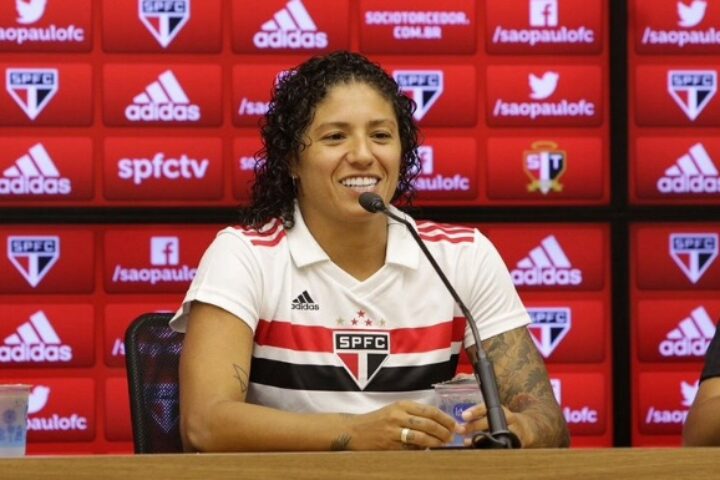 Cristiane é apresentada, cita desafio em jogar no São Paulo e fala: “futebol também é coisa de menina”