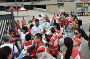 Leia mais sobre o artigo Em treino do São Paulo, Cruz Vermelha registra 23 toneladas de alimentos doados, recorde em evento esportivo