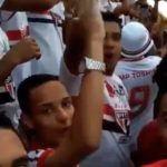 Antony criança com camisa do são-paulino e vídeo na arquibancada em 2015 repercutem