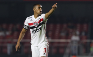 Read more about the article Capitão no jogo, Bruno Alves lamenta chances perdidas: “Tivemos um número maior de chances de gol”