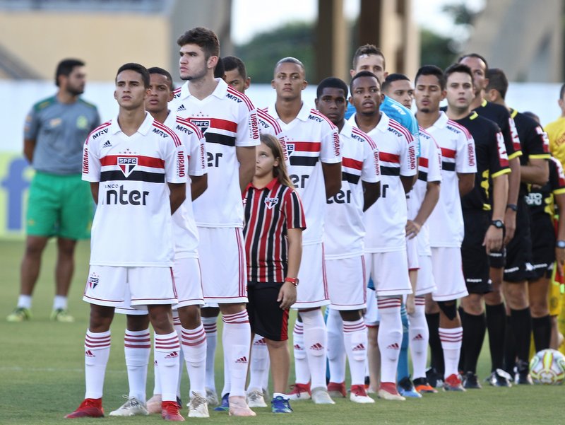 Leia mais sobre o artigo Morato e Nestor são convocados para treinos com seleção brasileira