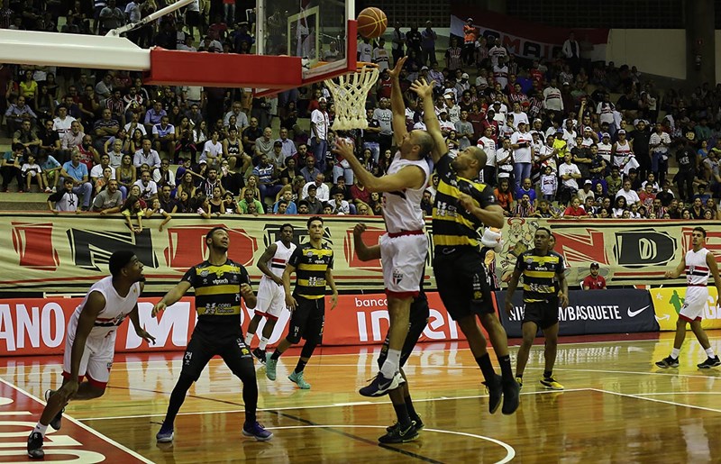 Leia mais sobre o artigo Liga Ouro: São Paulo é superado pelo Campo Mourão na abertura da série por vaga no NBB