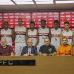 Os responsáveis pela viabilização do basquete falam durante evento