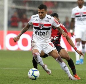 Read more about the article Daniel Alves comenta encontro com amigo Adriano e elogia Igor Vinicius: “Muito promissor”