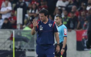 Read more about the article Após estreia, Fernando Diniz fala: “A gente vai fazer sempre o jogo que é possível”
