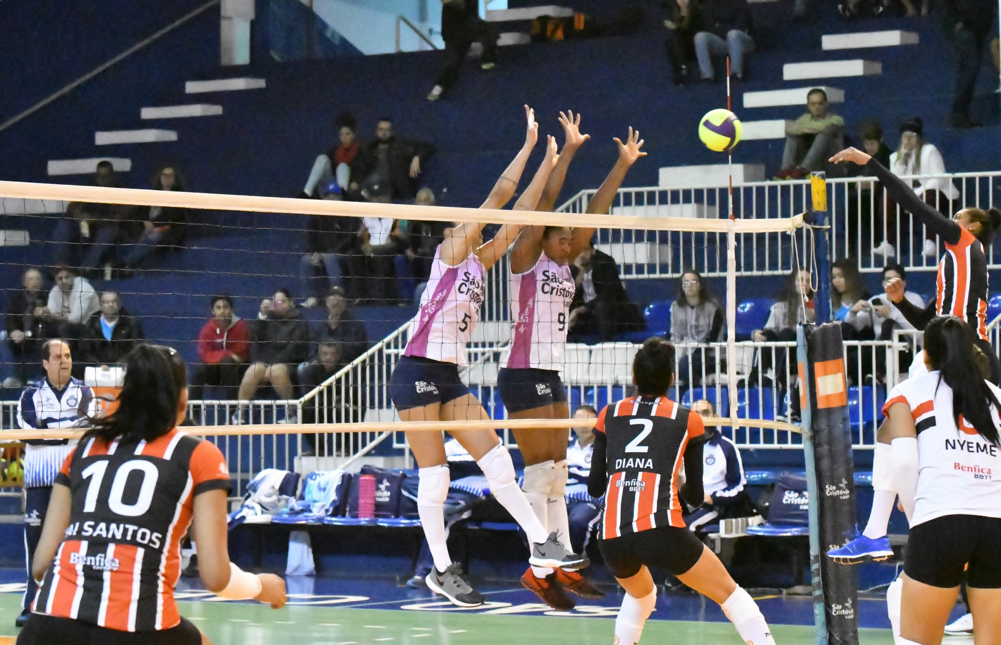 Leia mais sobre o artigo São Paulo vence segundo jogo seguido no Paulistão de Voleibol feminino