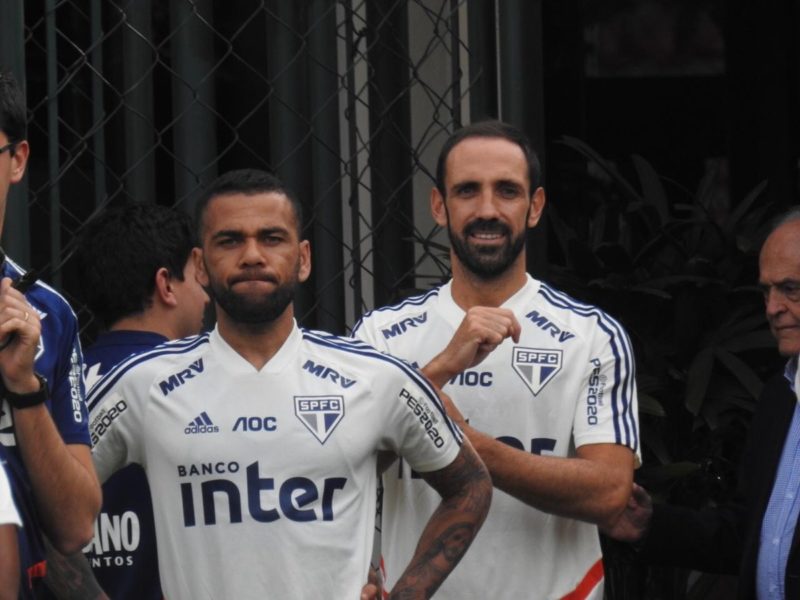 Leia mais sobre o artigo No Allianz Parque, Daniel Alves e Juanfran deverão disputar o primeiro clássico pelo São Paulo
