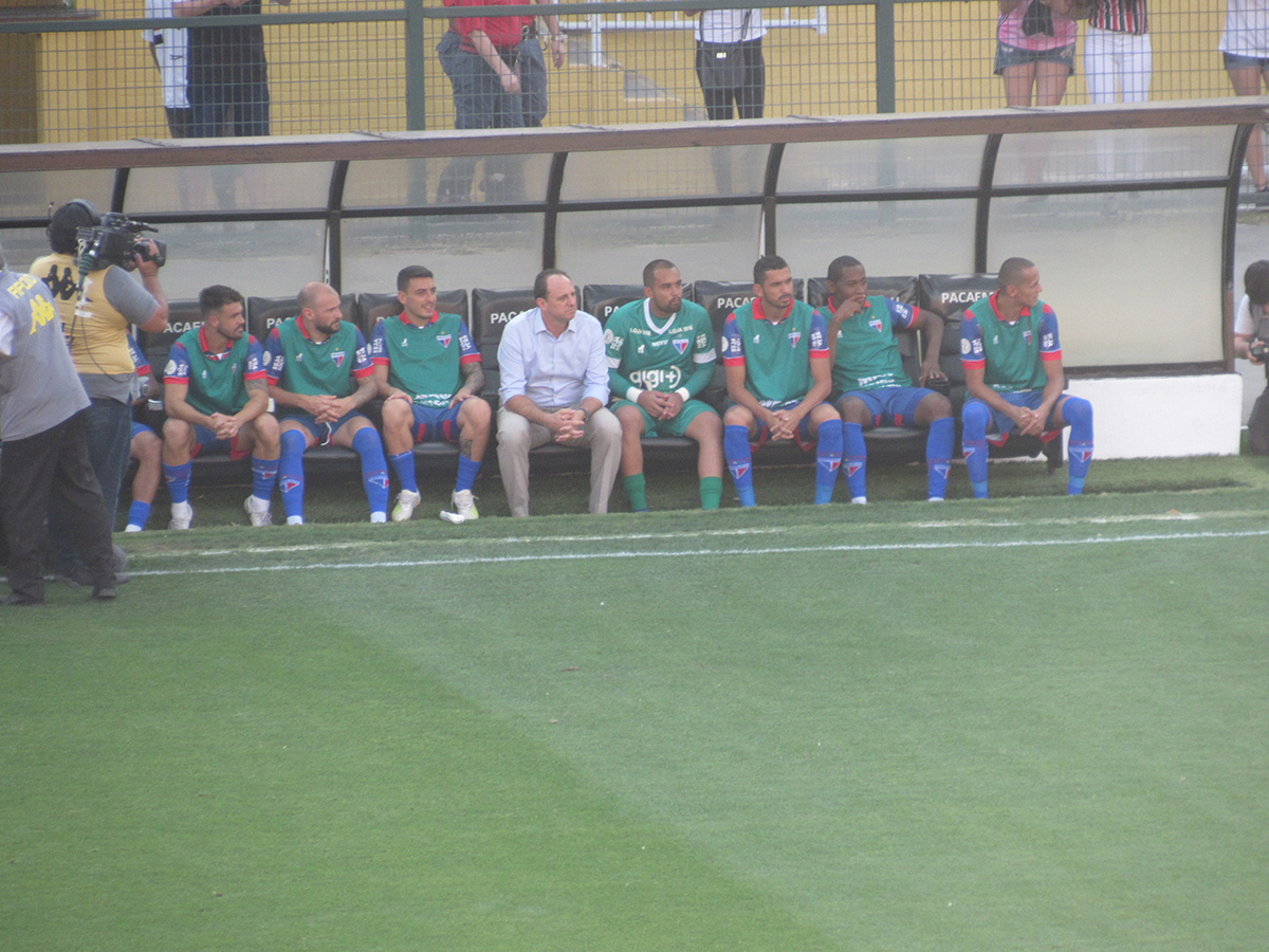 Leia mais sobre o artigo Ceni volta a elogiar Diniz e agradece homenagens: “Gratificante, mostra o reconhecimento da dedicação”