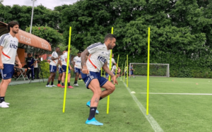 Read more about the article Diniz relaciona 23 atletas para duelo contra o Cruzeiro no Mineirão; Dani Alves viaja depois