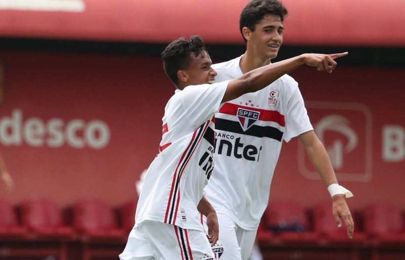 Leia mais sobre o artigo Rapidinhas da base: Sub-15, sub-17 e sub-20 estão nas semifinais do Campeonato Paulista
