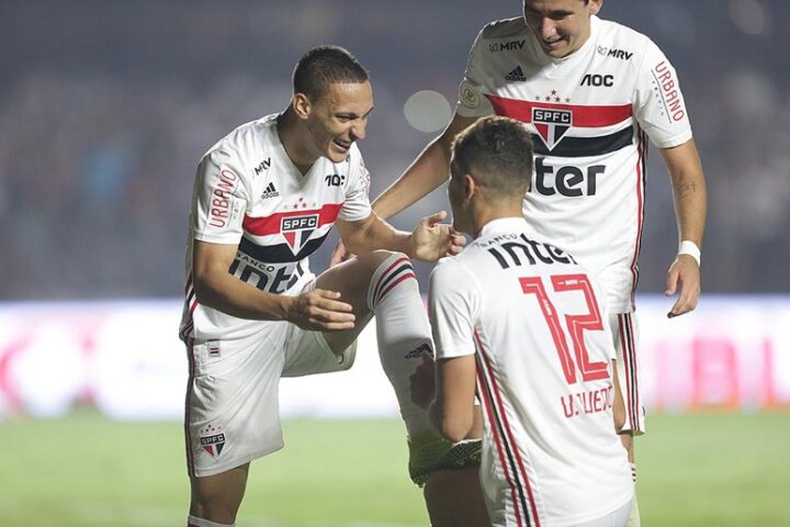 Segundo UOL, São Paulo encaminhou venda do Antony para Ajax; Tricolor lucrará com David Neres