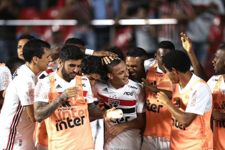 São Paulo vence confronto direto e se garante na fase de grupos da Libertadores 2020