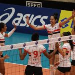 Fim de fase turbulenta e São Paulo passeia no vôlei