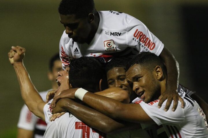 São Paulo goleia Flamengo de Guarulhos na 2ª fase da Copinha 2020 e encarará o Santa Cruz