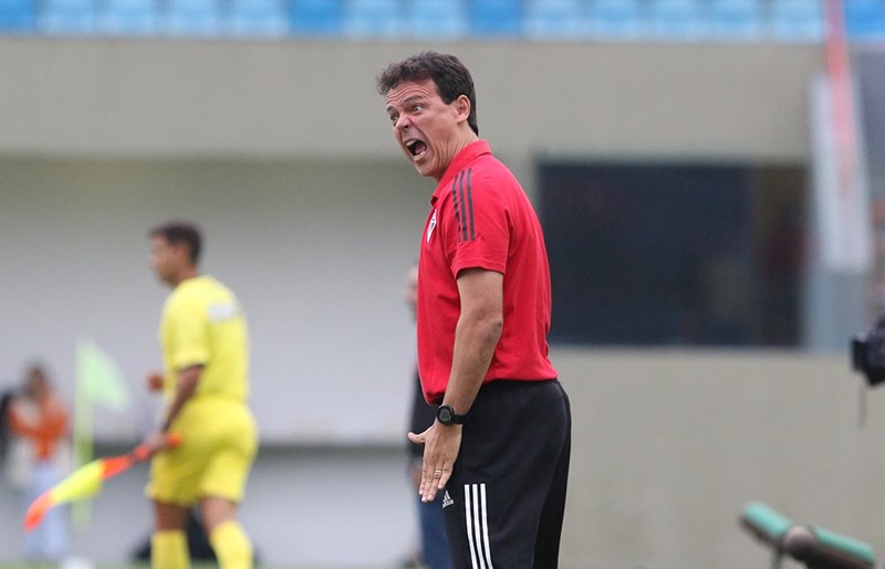 Leia mais sobre o artigo Após goleada, Diniz revela vantagem do São Paulo: “Manutenção do elenco e perseverança para recuperar jogadores”