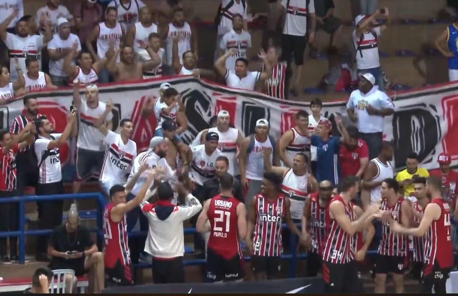 Leia mais sobre o artigo Em grande partida coletiva, São Paulo domina as ações e vence com tranquilidade o Brasília no NBB