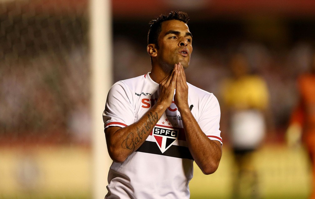 Leia mais sobre o artigo Ex-jogadores do São Paulo elogiam Maicon, que entrou na Justiça contra SPFC