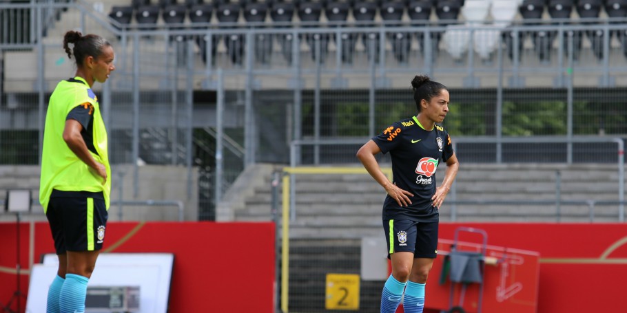 Leia mais sobre o artigo Futebol feminino: Experiente meia ex-rivais acerta com o São Paulo