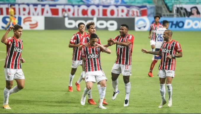 Leia mais sobre o artigo LuciGOL! Com dois do camisa 11, São Paulo bate Bahia e chega à vice liderança do Brasileirão