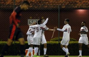 Leia mais sobre o artigo #RapidinhasdaBase: Copa do Brasil Sub-17 e vitórias no Brasileirão